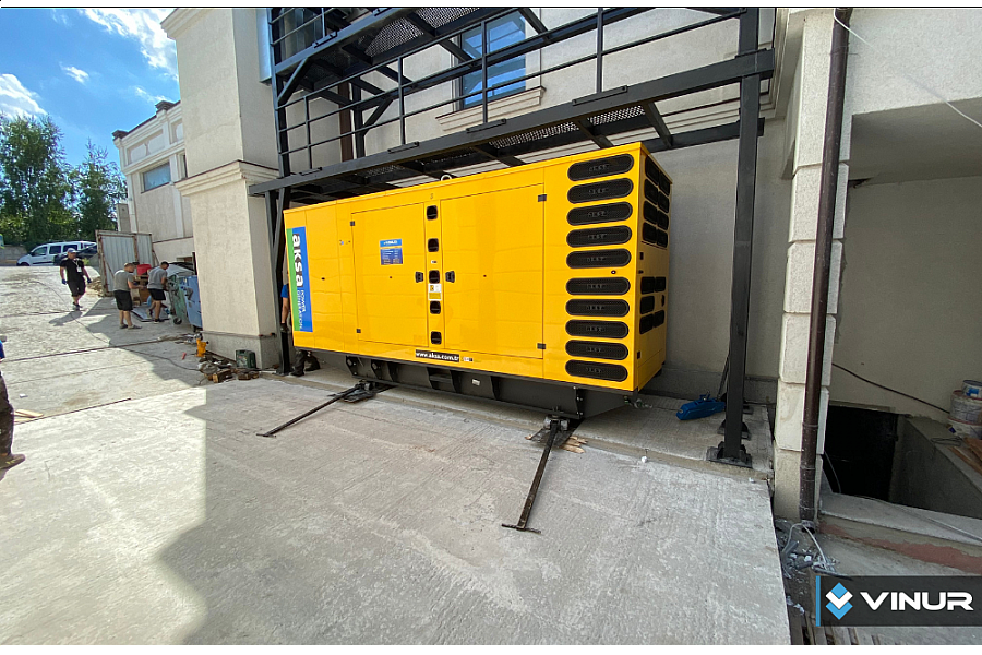 Встановлення дизель генератор 825 кВА/ 660 кВт AKSA AD825 в кожусі