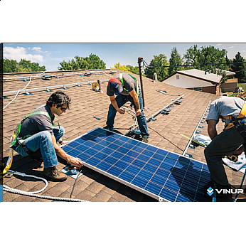 Как правильно установить и подключить солнечные панели на крыше дома