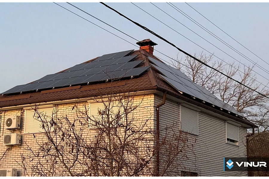 Солнечная электростанция с резервным дизельным генератором для частного дома в Киеве